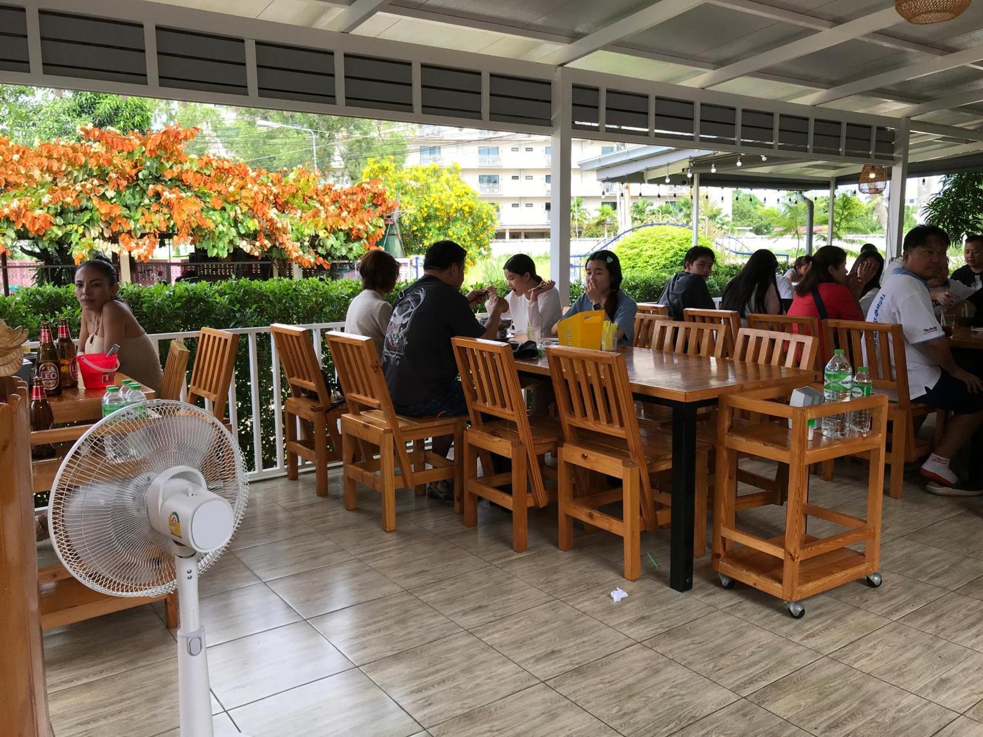 Grand Florida芭提雅带免费游泳池温泉桑拿浴和健身房瑜伽室私家海滩公寓e206 Na Chom Thian Exterior foto